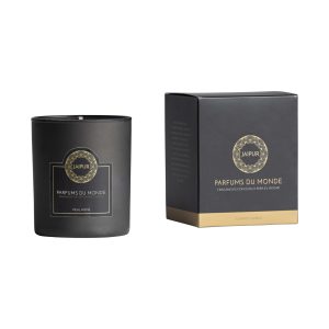 Vela Jaipur de estilo clásico fabricado en cera en color negro combinado con vidrio. Aroma pachouli.