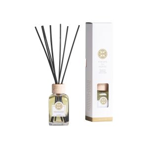 Mikado Sevilla de estilo clásico fabricado en vidrio en color blanco combinado con madera de haya y ratán.