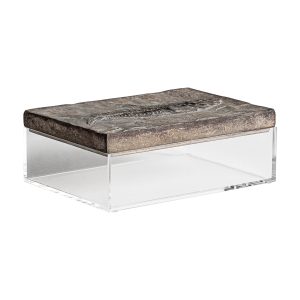 Caja de estilo vintage fabricado en resina en color marrón claro combinado con acrílico. Producto desmontable.