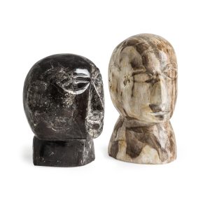 Busto Robin de estilo étnico fabricado en madera petrificada en color marrón con acabado envejecido.