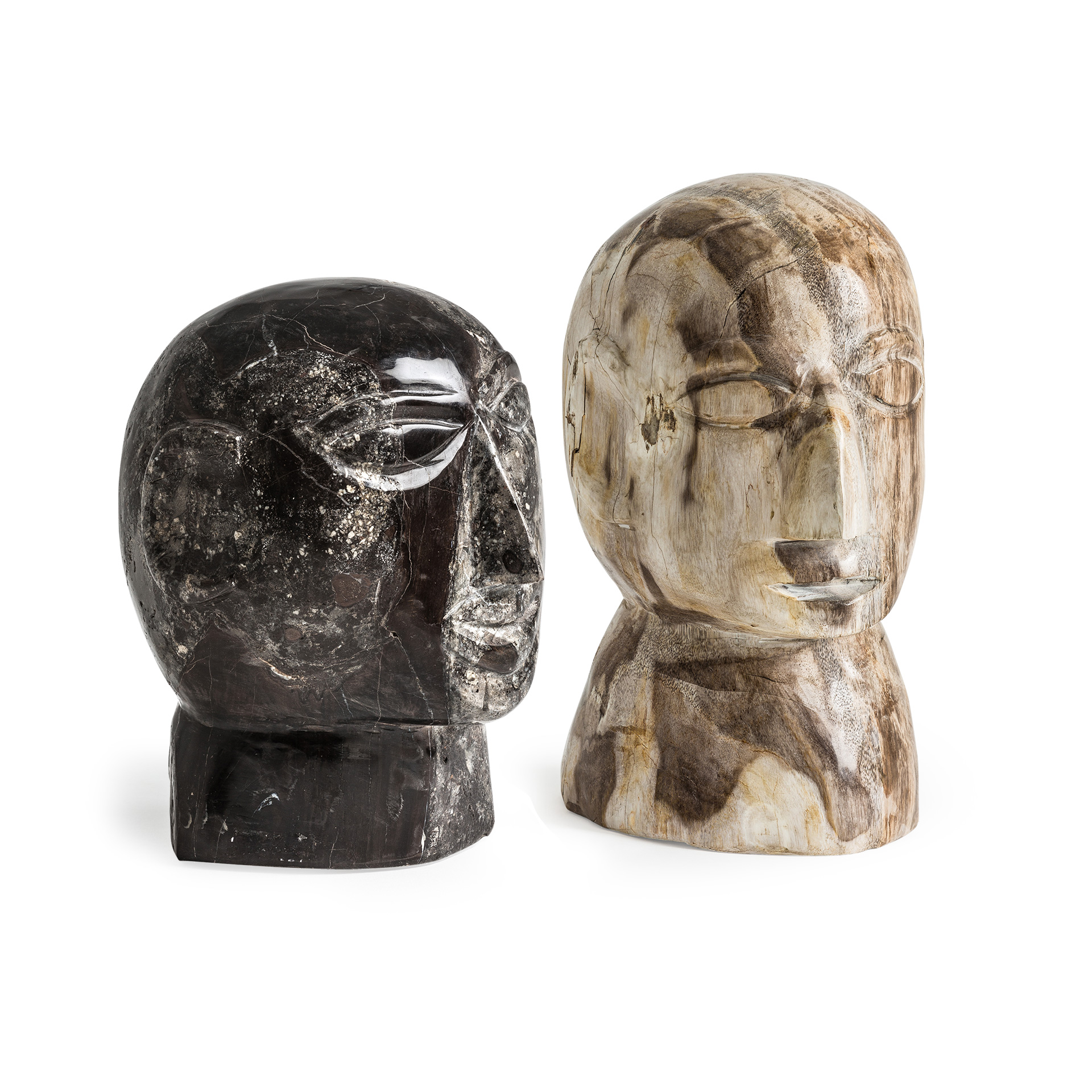 Busto Robin de estilo étnico fabricado en madera petrificada en color marrón con acabado envejecido.