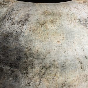 Macetero Gry de estilo étnico fabricado en terracota en color gris en color natural.