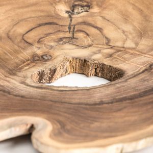 Centro Ikuah de estilo étnico fabricado en madera de teka en color marrón.