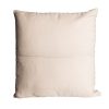 Cojín Sulea de estilo shabby chic fabricado en algodón en color rosa palo combinado con lino. 55% lino  45% algodón.