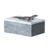 Caja Lagarto de estilo contemporáneo fabricado en mármol en color blanco en color gris.