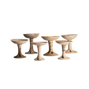 Centro de mesa Raynal de estilo étnico fabricado en madera suar en color marrón con acabado envejecido.