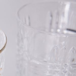 Vaso Ime de estilo art deco fabricado en vidrio en color transparente.