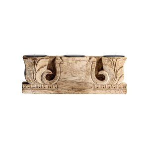 Portavela Argeen de estilo étnico fabricado en madera de teka en color marrón claro con acabado tallado combinado con hierro en color negro.