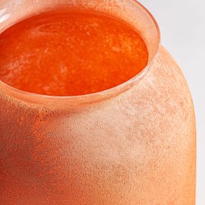 Jarrón Den de estilo vintage fabricado en vidrio en color naranja con acabado envejecido.