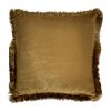 Cojín Anatole de estilo clásico fabricado en terciopelo en color ocre.