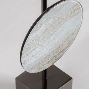 Figura decorativa Mab de estilo art deco fabricado en niquel en color gris combinado con cristal. Producto desmontable.