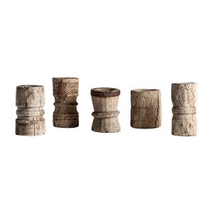 Figura decorativa de estilo étnico fabricado en madera de okhali en color marrón con acabado envejecido.