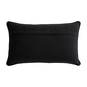 Cojín nuk de estilo vintage fabricado en yute en color beige combinado con algodón y poliéster. Producto desenfundable.