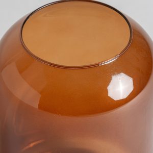 Jarrón covasna de estilo contemporáneo fabricado en vidrio en color ambar.
