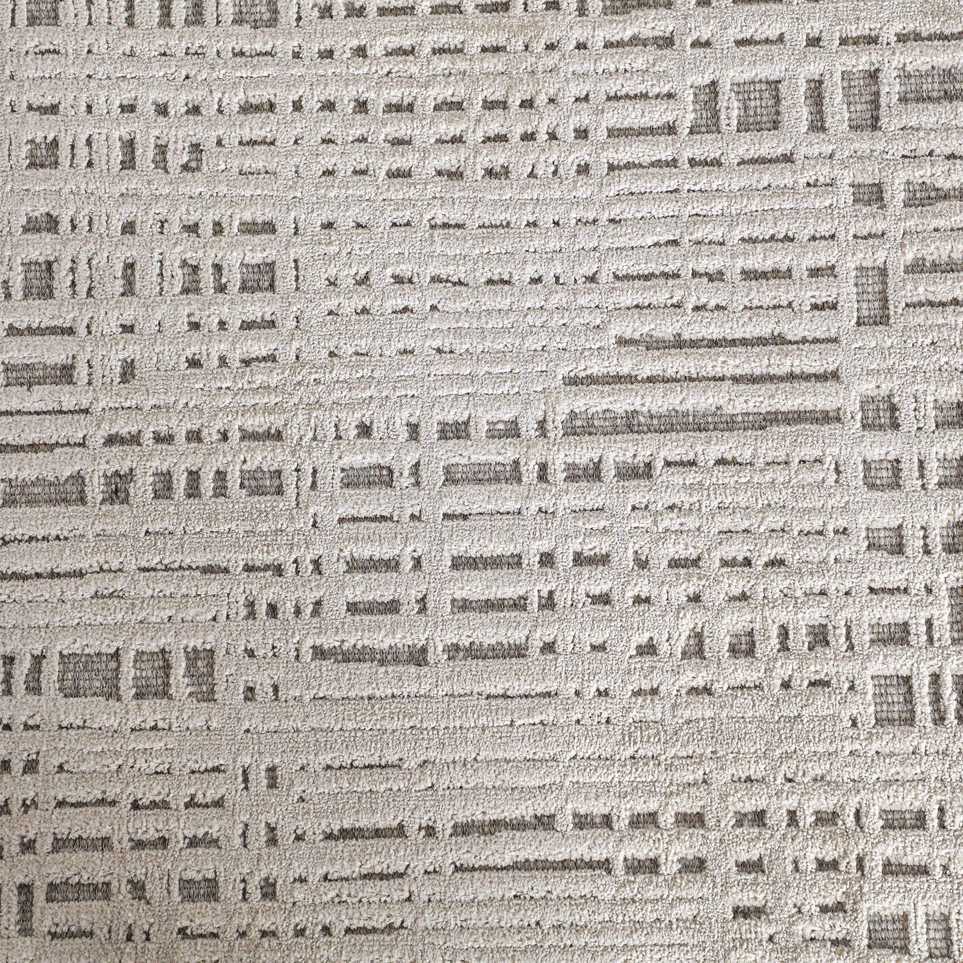 Alfombra abantza de estilo colonial fabricado en viscosa en color gris combinado con lana y poliamida.