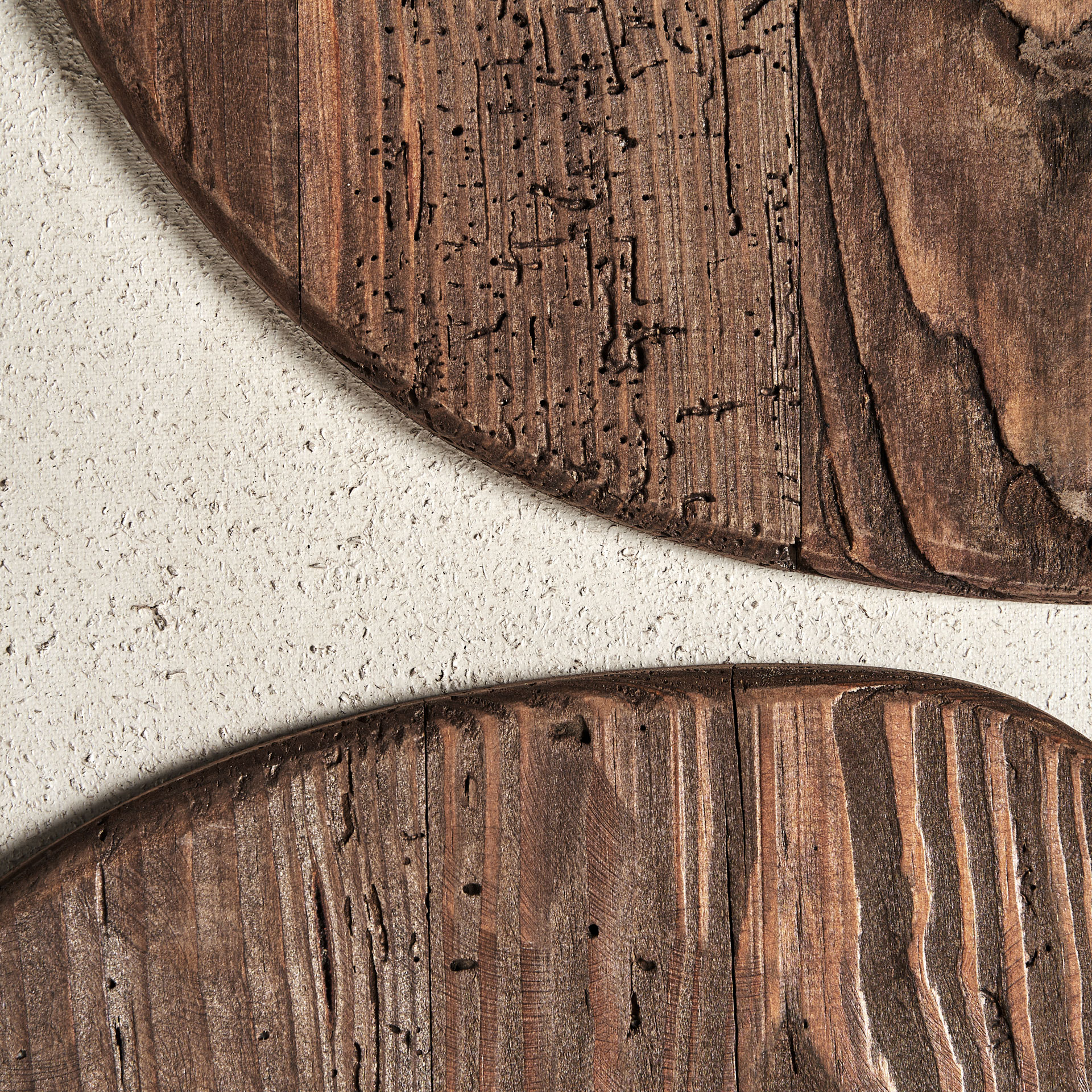 Cuadro Crissey de estilo contemporáneo fabricado en madera de pino reciclado en color marrón.