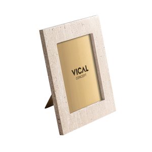 Marco de foto Tetbury de estilo art deco fabricado en mármol en color beige combinado con hierro en color negro.