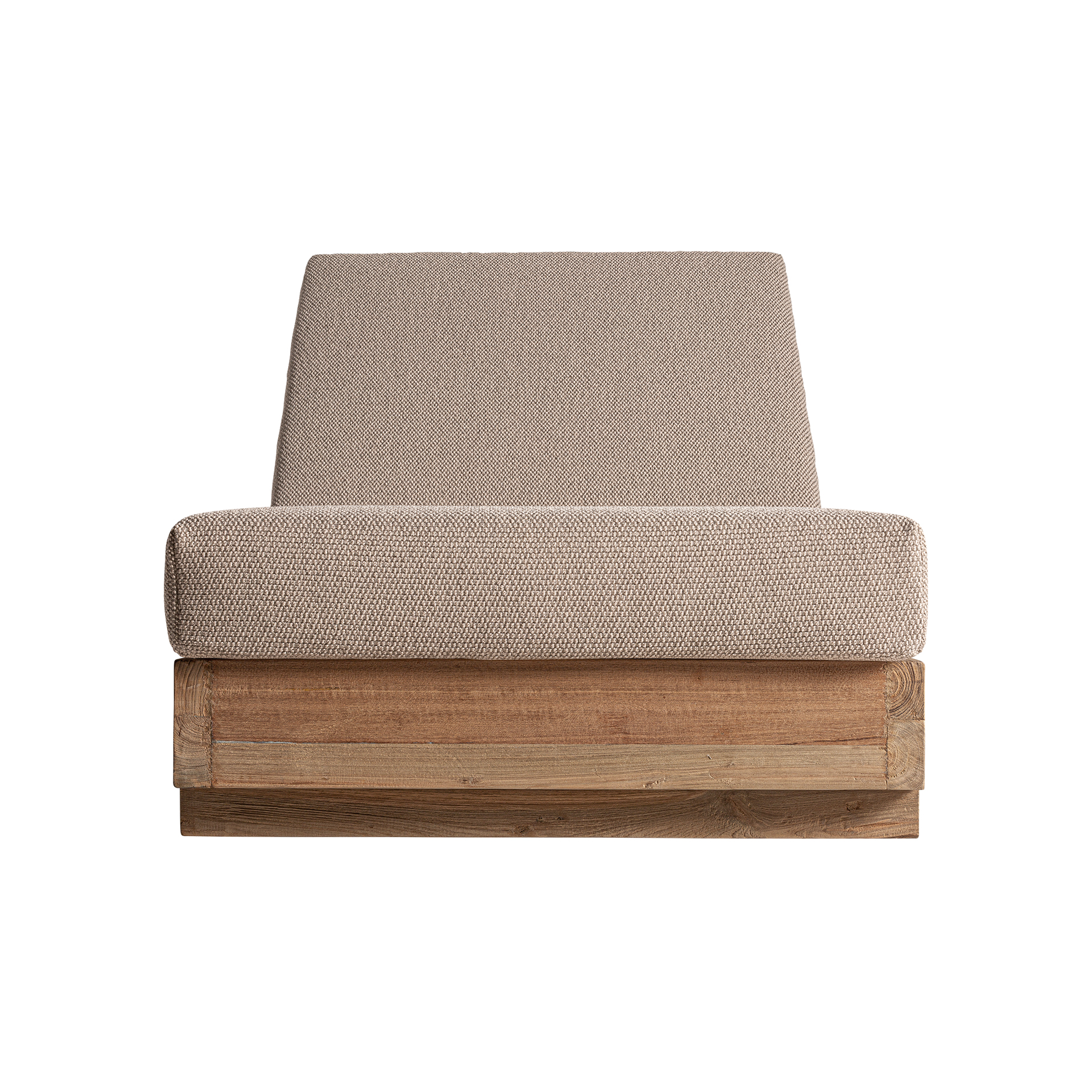 Tumbona pure de estilo colonial fabricado en madera de teka reciclada en color marrón con acabado natural combinado con polipropileno reciclado en color beige y espuma. Producto desmontable plegable desenfundable.