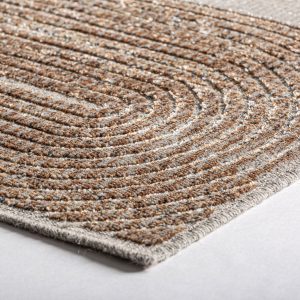 Alfombra chaniya de estilo clásico fabricado en viscosa en color tonos en marrón.