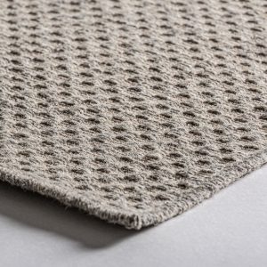 Alfombra kalissa de estilo clásico fabricado en lana en color beige combinado con viscosa.