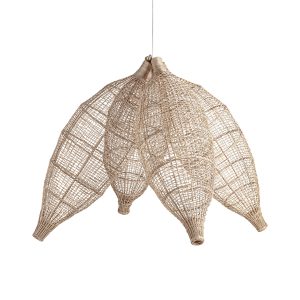 Escultura Cleis de estilo boho fabricado en ratán en color marrón.