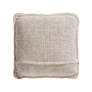 Cojín clancy de estilo provenzal fabricado en algodón en color blanco roto combinado con poliéster.