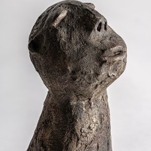 Busto blasse de estilo étnico fabricado en resina en color marrón con acabado envejecido.