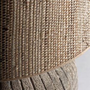 Lámpara de sobremesa de estilo vintage fabricado en cerámica en color gris con acabado envejecido combinado con yute.