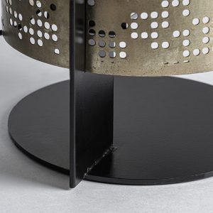 Lámpara de pie jacquard de estilo contemporáneo. Fabricado en acero en color oro.