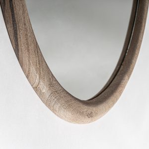 Espejo jacquard de estilo contemporáneo. Fabricado en madera de mango en color marrón claro combinado con espejo.