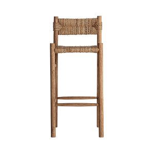 Taburete Voghera de estilo colonial fabricado en madera de teka en color marrón combinado con fibra natural en color marrón.