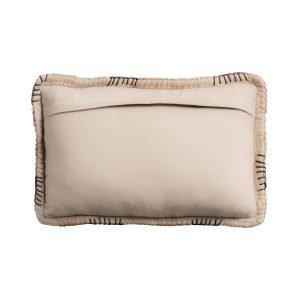 Cojín aziel de estilo boho fabricado en algodón en color marrón combinado con viscosa y guata sintética. Producto desenfundable.