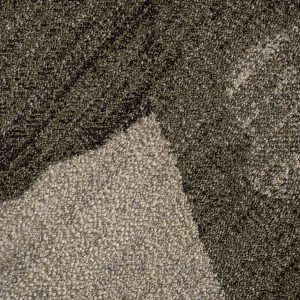 Alfombra dunia de estilo clásico fabricado en poliéster en color beige en color tonos en verde.