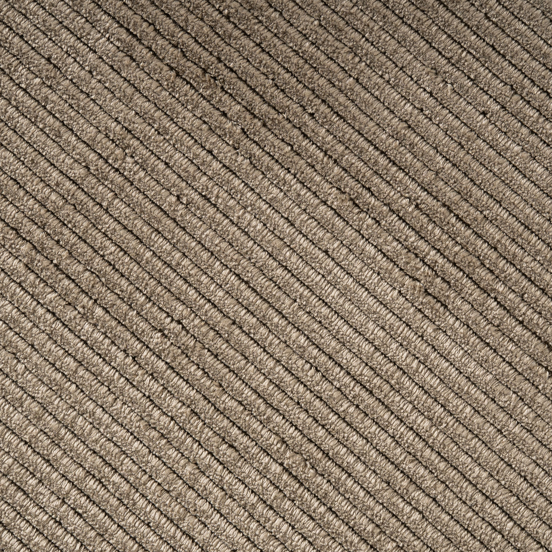 Alfombra eva de estilo clásico fabricado en viscosa en color verde.