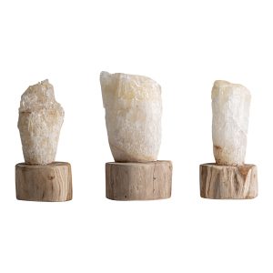 Figura decorativa surtido 0 de estilo nórdico fabricado en cristal en color marfil combinado con madera de teka en color marrón claro.