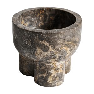 Centro de mesa de estilo nórdico fabricado en mármol en color tonos oscuros.