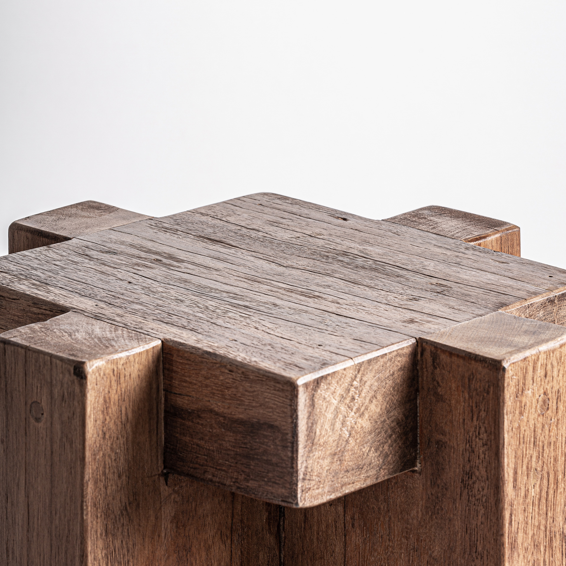 Peana Brutalist - Imagen 5