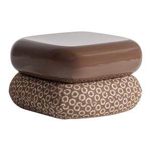 Reposapiés Wallau de estilo contemporáneo fabricado en madera dm en color marrón con acabado brillo combinado con poliéster en color marrón con acabado estampado y espuma.