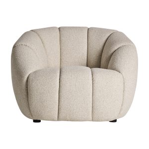 Sillón Lajoux de estilo contemporáneo fabricado en poliéster en color beige combinado con espuma y madera. Producto desmontable.
